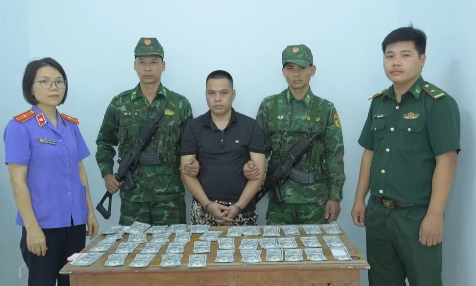 Bộ đội Bi&ecirc;n ph&ograve;ng tỉnh Lạng Sơn triệt ph&aacute; h&agrave;nh vi vận chuyển tiền giả
