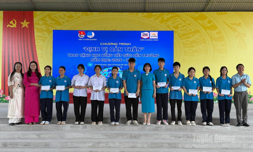 Hơn 5.000 học sinh tham gia hướng nghiệp &ldquo;Định vị bản th&acirc;n&rdquo;