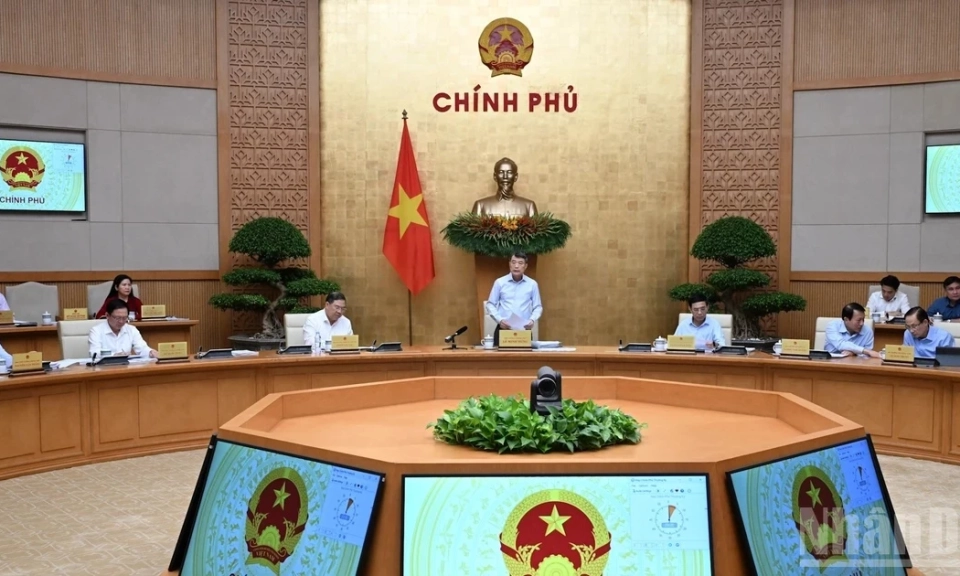 [Ảnh] Thủ tướng L&ecirc; Minh Hưng chủ tr&igrave; phi&ecirc;n họp Ch&iacute;nh phủ thường kỳ th&aacute;ng 8 năm 2026