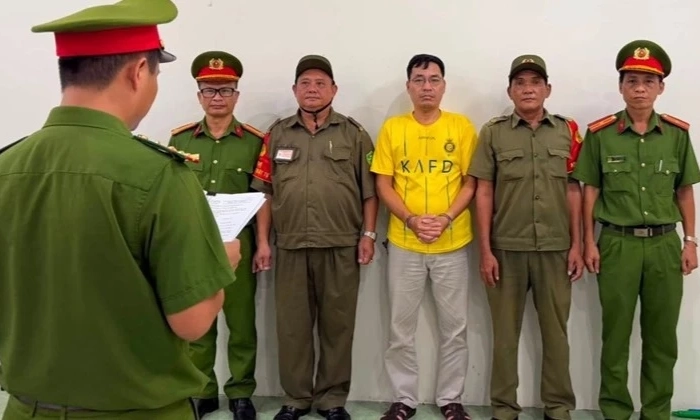 Bắt khẩn cấp đối tượng d&ugrave;ng d&eacute;p đ&aacute;nh du kh&aacute;ch ở Vũng T&agrave;u