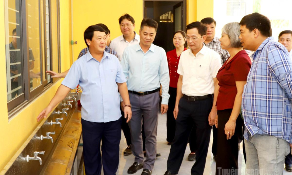 B&iacute; thư Tỉnh ủy Hầu A Lềnh kiểm tra tiến độ v&agrave; c&ocirc;ng t&aacute;c chuẩn bị khai giảng năm học mới tại Trường Phổ th&ocirc;ng nội tr&uacute; li&ecirc;n cấp Tiểu học v&agrave; Trung học cơ sở Minh T&acirc;n