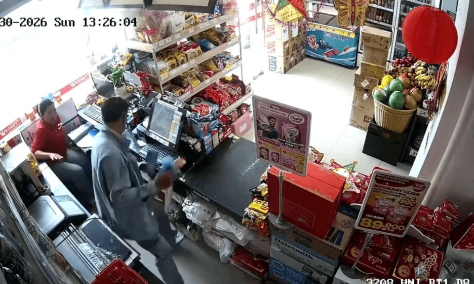 Bắt giữ đối tượng cướp t&agrave;i sản tại si&ecirc;u thị