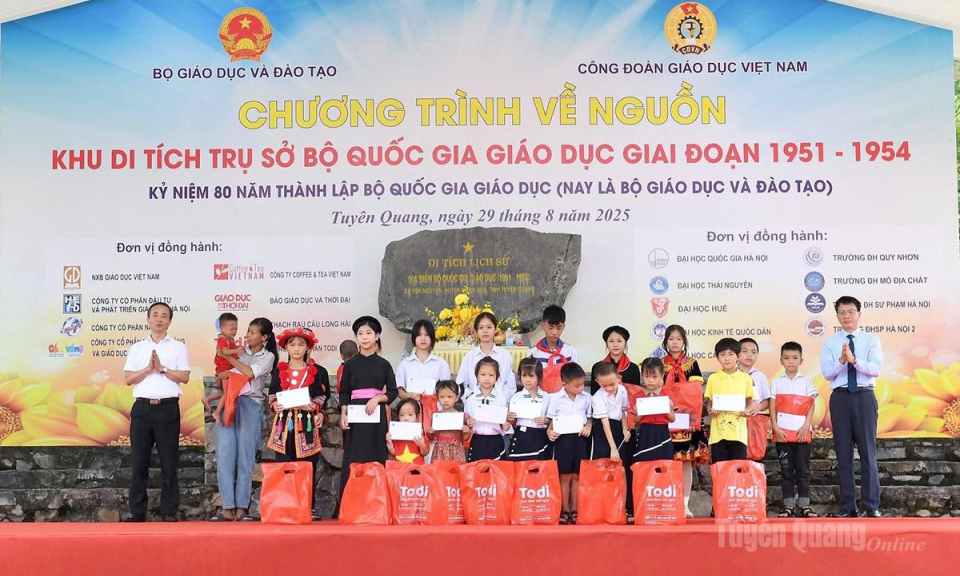 Di t&iacute;ch Bộ Quốc gia Gi&aacute;o dục