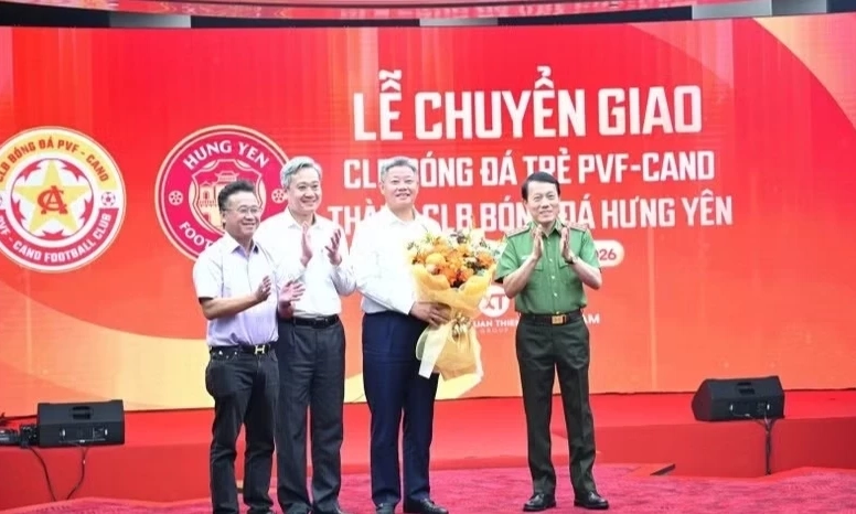 C&acirc;u lạc bộ b&oacute;ng đ&aacute; C&ocirc;ng an nh&acirc;n d&acirc;n tổ chức lễ xuất qu&acirc;n, chuyển giao B&oacute;ng đ&aacute; Trẻ PVF-C&ocirc;ng an nh&acirc;n d&acirc;n th&agrave;nh Hưng Y&ecirc;n FC