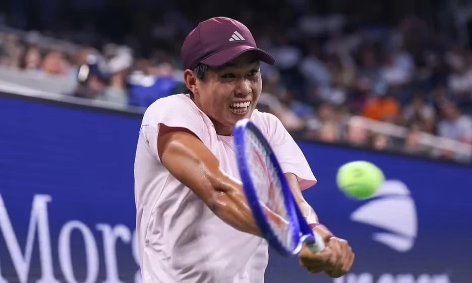 Learner Tien vượt qua Gael Monfils, kh&eacute;p lại h&agrave;nh tr&igrave;nh Grand Slam của tay vợt Ph&aacute;p
