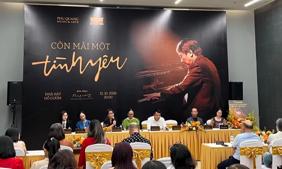 Đ&ecirc;m nhạc đặc biệt Ph&uacute; Quang: &ldquo;Khi k&yacute; ức trở th&agrave;nh di sản, t&igrave;nh y&ecirc;u l&agrave; sự tiếp nối&rdquo;