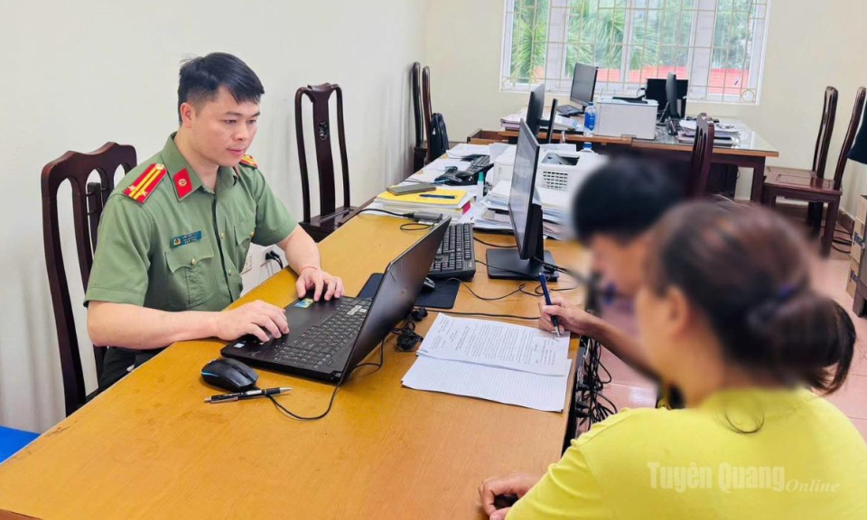 Xử phạt 9 trường hợp mua, b&aacute;n tr&aacute;i ph&eacute;p th&ocirc;ng tin 34 t&agrave;i khoản ng&acirc;n h&agrave;ng