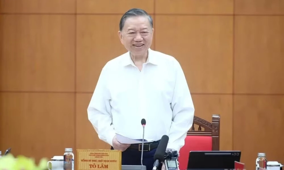 Tiếp tục đổi mới phương thức l&atilde;nh đạo, cầm quyền của Đảng đối với hệ thống ch&iacute;nh trị trong giai đoạn mới
