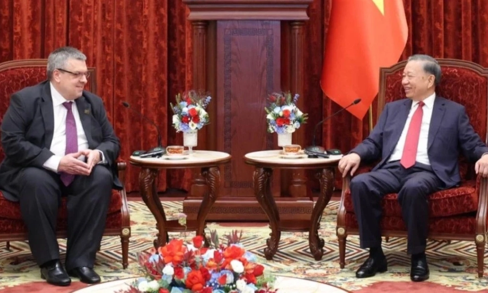 Quan hệ Việt Nam-Li&ecirc;n bang Nga tiếp tục ph&aacute;t triển mạnh mẽ, v&igrave; lợi &iacute;ch của nh&acirc;n d&acirc;n hai nước, v&igrave; h&ograve;a b&igrave;nh, hợp t&aacute;c của khu vực v&agrave; thế giới