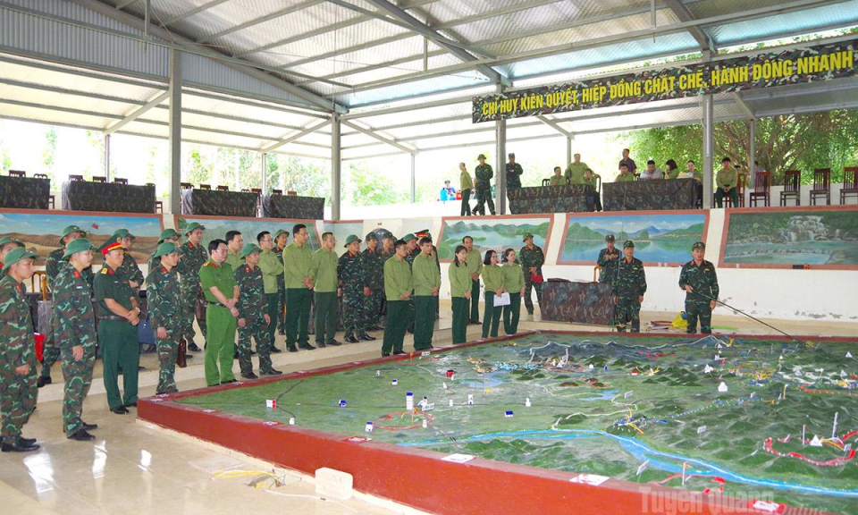 Th&ocirc;ng qua phương &aacute;n chiến đấu trong diễn tập khu vực ph&ograve;ng thủ x&atilde; Y&ecirc;n Sơn