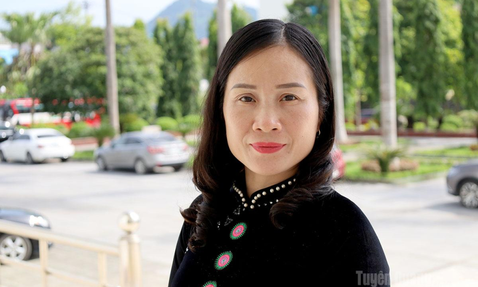 Tận t&acirc;m với học sinh v&ugrave;ng cao