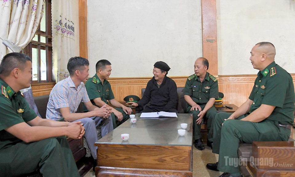 Điểm tựa l&ograve;ng D&acirc;n