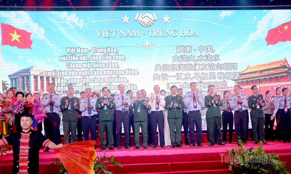 Thắt chặt t&igrave;nh hữu nghị qua giao lưu văn h&oacute;a, thể thao bi&ecirc;n giới