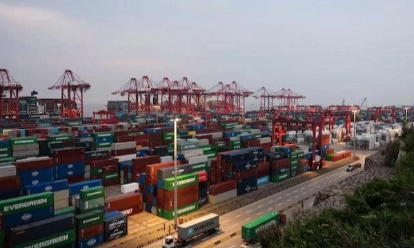 Xuất khẩu Trung Quốc bứt tốc nhờ AI v&agrave; c&ocirc;ng nghệ cao