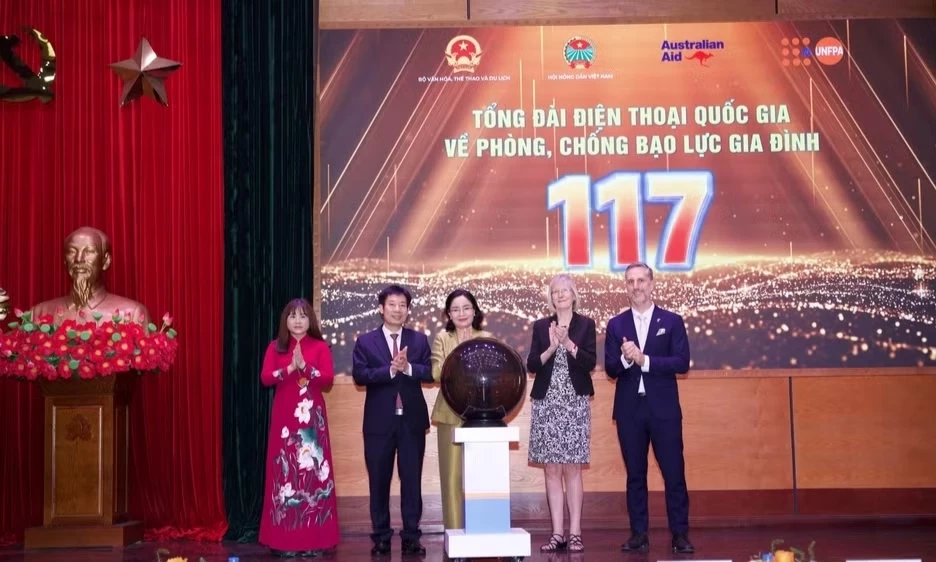 Tổng đ&agrave;i Quốc gia 117: Điểm tựa an to&agrave;n 24/7 cho người bị bạo lực gia đ&igrave;nh