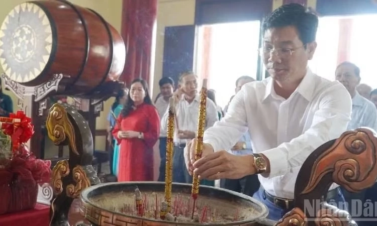 Tưởng niệm 34 năm Ng&agrave;y mất Nữ tướng Nguyễn Thị Định