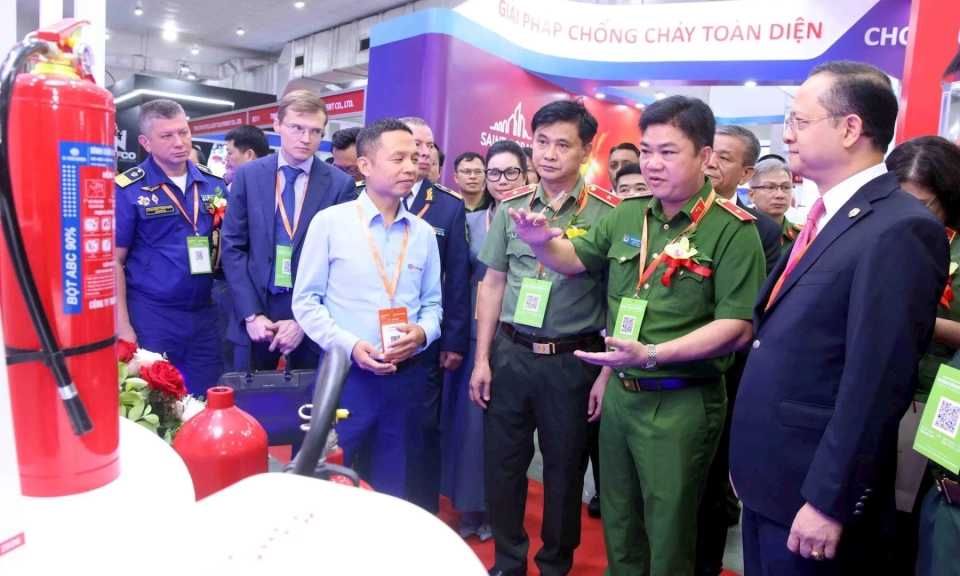 Tự h&agrave;o sản phẩm made in Việt Nam tại triển l&atilde;m quốc tế về kỹ thuật v&agrave; phương tiện ph&ograve;ng ch&aacute;y, chữa ch&aacute;y