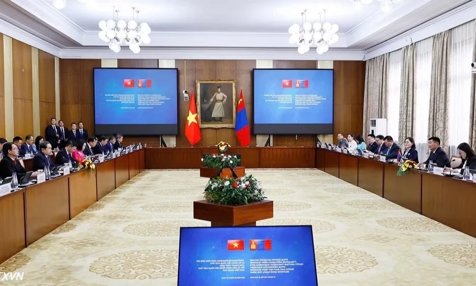 Chủ tịch Quốc hội Trần Thanh Mẫn hội đ&agrave;m với Chủ tịch Quốc hội M&ocirc;ng Cổ Byambatsogt