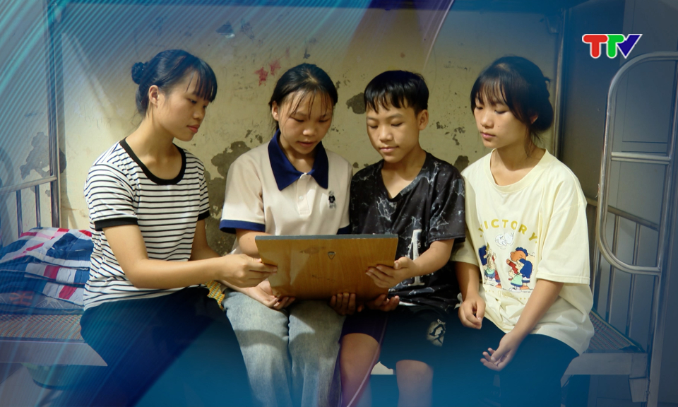 Diều ngược gi&oacute;| B&igrave;nh minh tr&ecirc;n rẻo cao