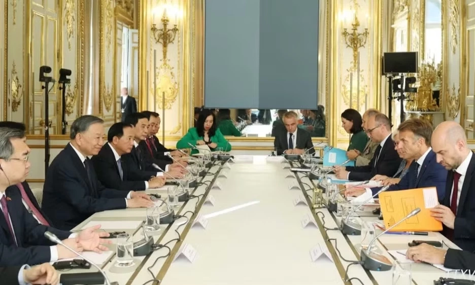 Tổng B&iacute; thư, Chủ tịch nước T&ocirc; L&acirc;m hội đ&agrave;m với Tổng thống Emmanuel Macron