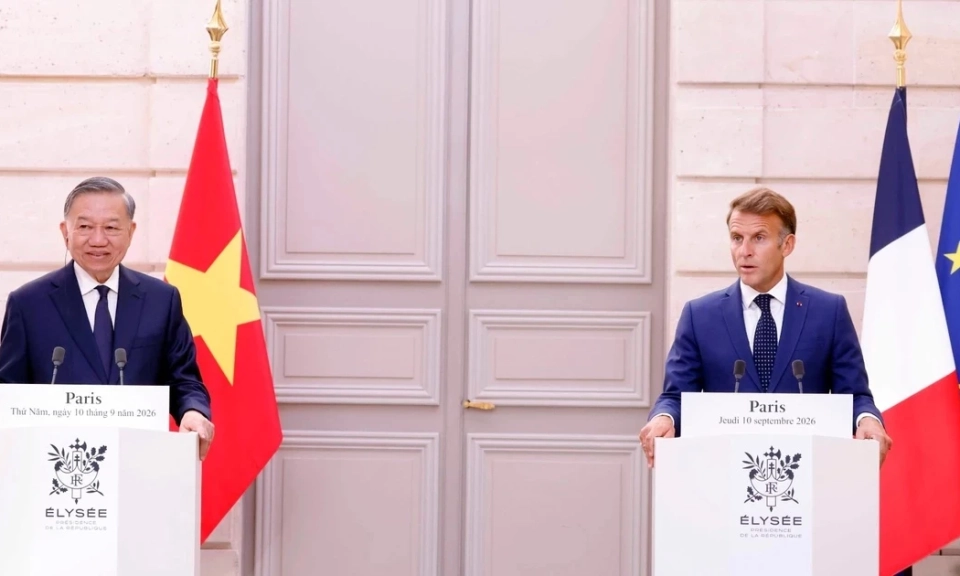 [Ảnh] Tổng B&iacute; thư, Chủ tịch nước T&ocirc; L&acirc;m v&agrave; Tổng thống Ph&aacute;p Emmanuel Macron gặp gỡ b&aacute;o ch&iacute;