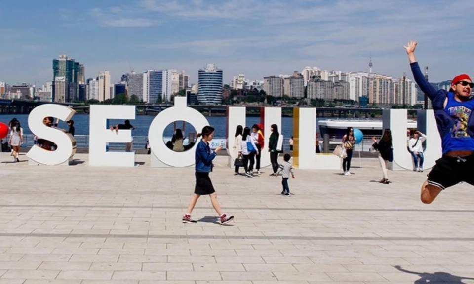 Từ Seoul tới Bern : Những s&aacute;ng kiến để d&ograve;ng s&ocirc;ng thực sự thuộc về th&agrave;nh phố
