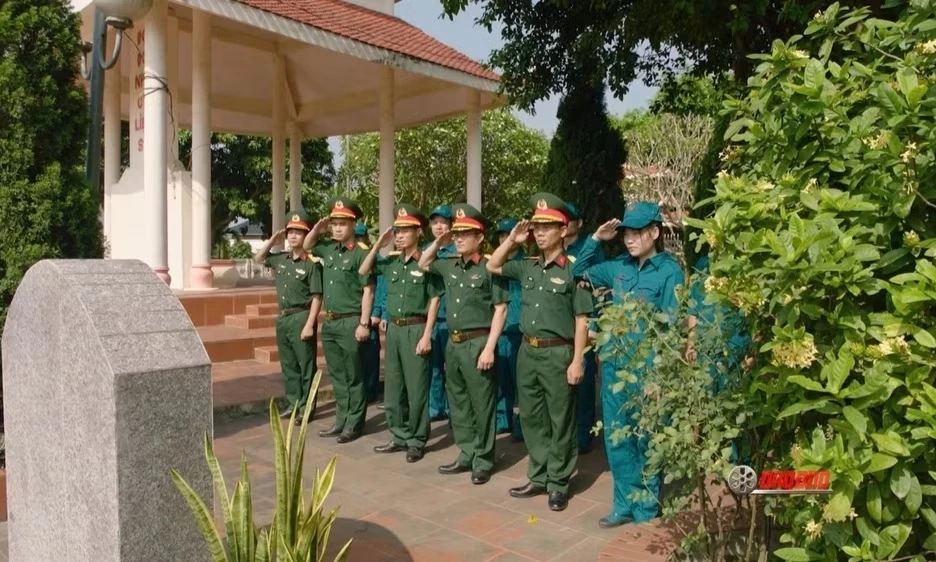 "V&igrave; nh&acirc;n d&acirc;n qu&ecirc;n m&igrave;nh" - mạch nguồn l&agrave;m n&ecirc;n vẻ đẹp người l&iacute;nh