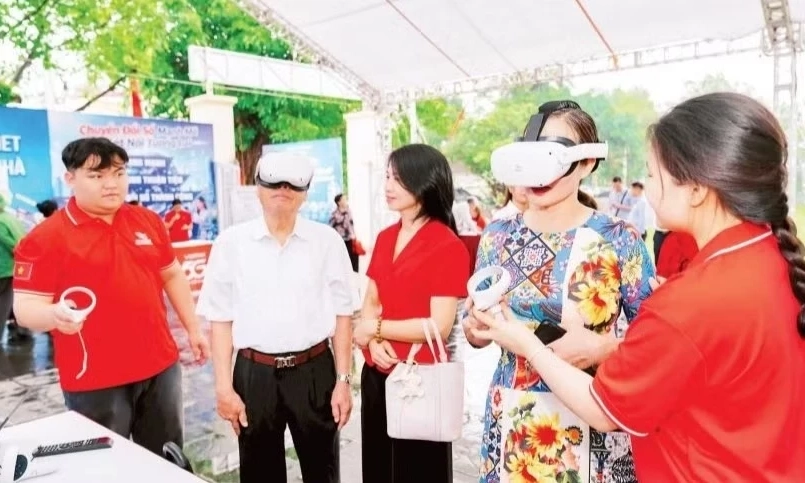 N&acirc;ng cao mức độ thụ hưởng văn h&oacute;a của người d&acirc;n