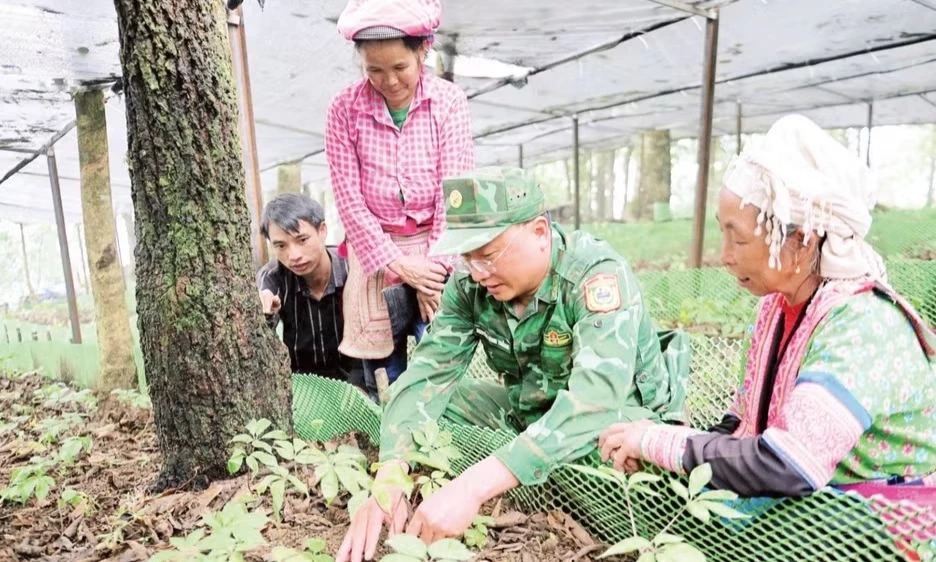 Vun đắp thế trận l&ograve;ng d&acirc;n nơi bi&ecirc;n giới