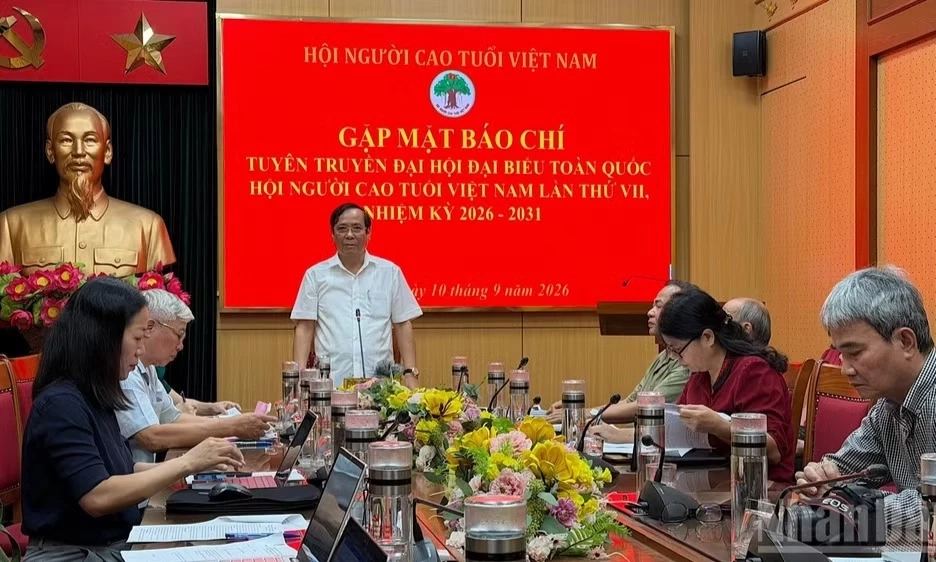 Biến kinh nghiệm v&agrave; tr&iacute; tuệ của người cao tuổi th&agrave;nh nguồn lực đ&oacute;ng g&oacute;p trực tiếp v&agrave;o sự ph&aacute;t triển của quốc gia