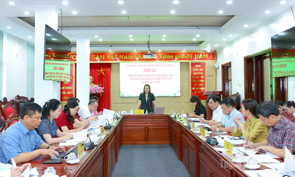 HĐND tỉnh gi&aacute;m s&aacute;t c&ocirc;ng t&aacute;c quản l&yacute; nh&agrave; nước về ph&aacute;t triển du lịch gắn với hoạt động lễ hội
