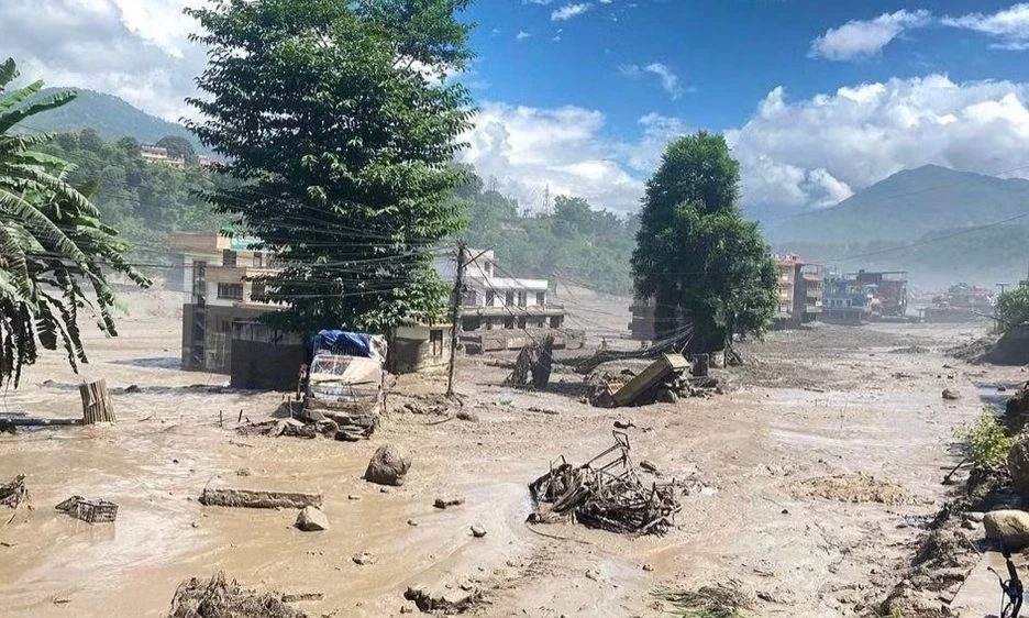 Gần 1.500 người thiệt mạng v&agrave; hơn 5.600 người mất t&iacute;ch, Nepal cần gần 4,8 tỷ USD để t&aacute;i thiết sau thảm họa lũ lụt