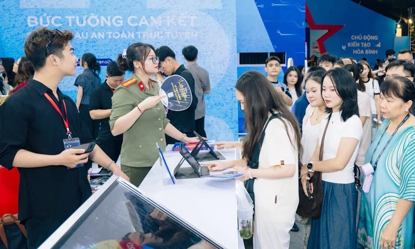 Tạo dựng &ldquo;th&agrave;nh lũy&rdquo; an ninh tr&ecirc;n kh&ocirc;ng gian số