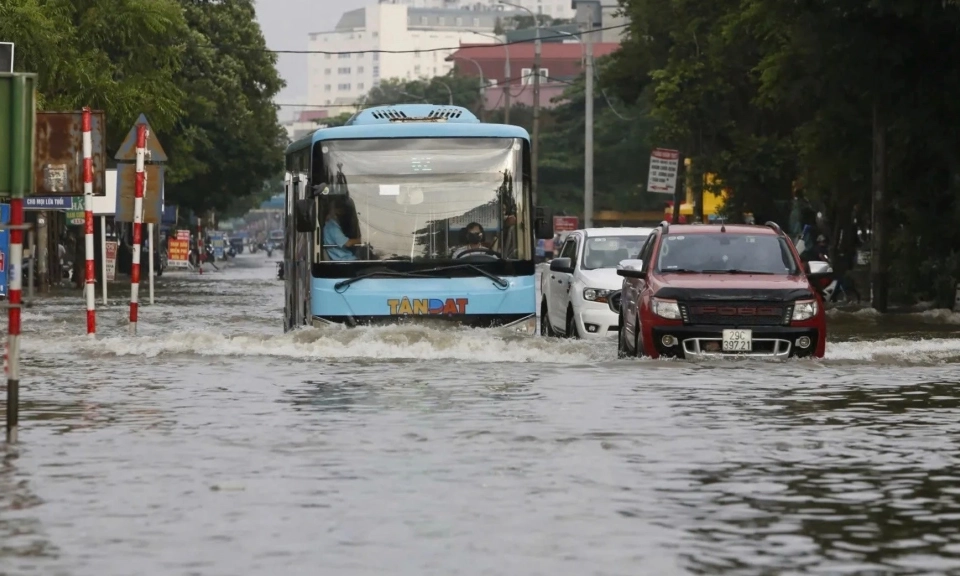 Hướng dẫn kỹ năng ứng ph&oacute; mưa lũ cho hơn 15,4 triệu thu&ecirc; bao qua Zalo