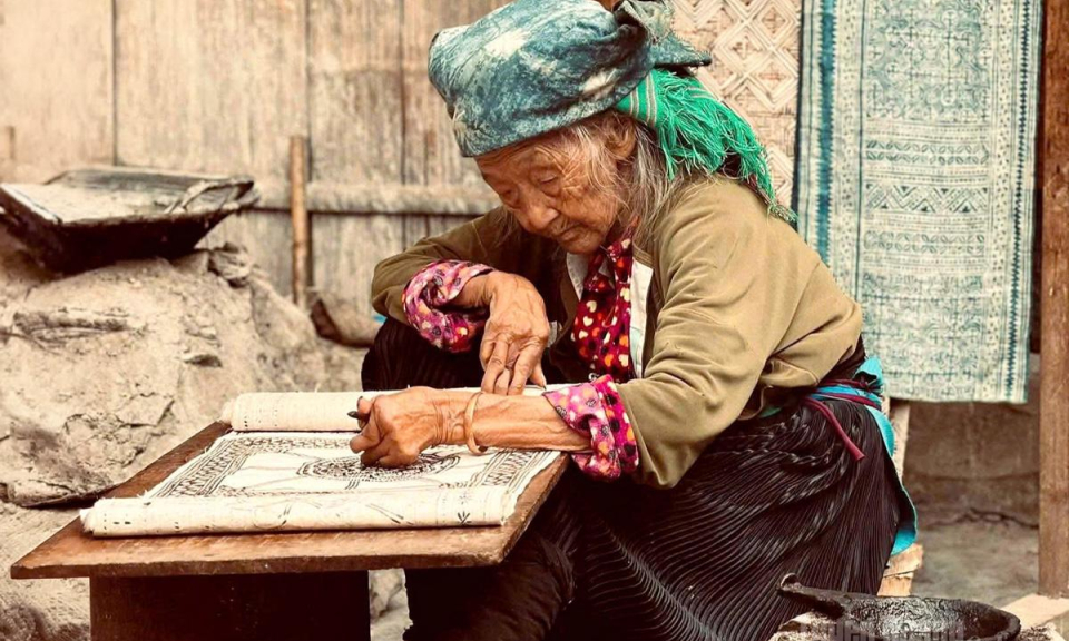 Vẽ k&yacute; ức tr&ecirc;n&nbsp;vải lanh