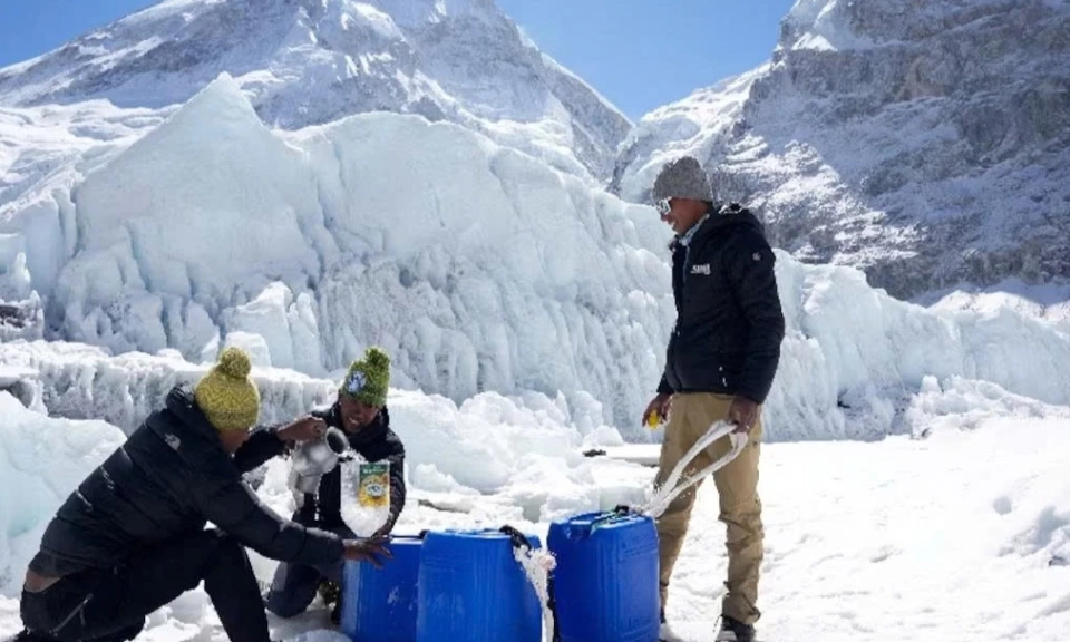 Băng tan ở Himalaya đe dọa nguồn nước của h&agrave;ng trăm triệu người