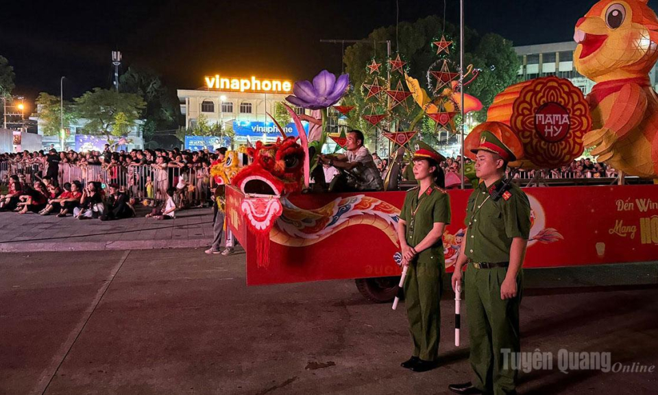 Đảm bảo an to&agrave;n giao th&ocirc;ng m&ugrave;a lễ hội