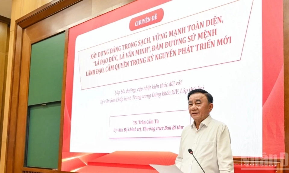 [Ảnh] Thường trực Ban B&iacute; thư truyền đạt Chuy&ecirc;n đề về x&acirc;y dựng Đảng cho c&aacute;c Ủy vi&ecirc;n Trung ương Đảng