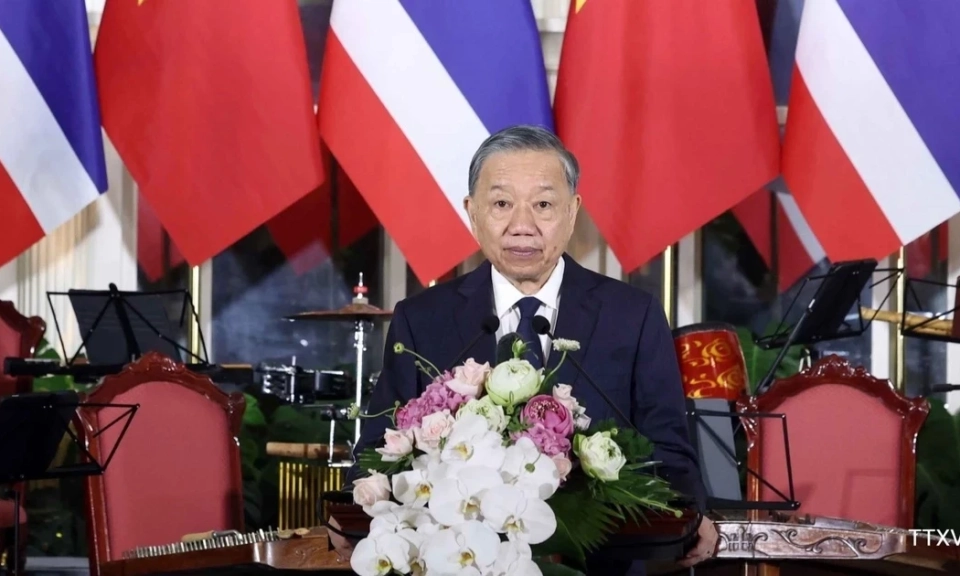 Tổng B&iacute; thư, Chủ tịch nước T&ocirc; L&acirc;m chủ tr&igrave; chi&ecirc;u đ&atilde;i Nh&agrave; vua Vương quốc Th&aacute;i Lan v&agrave; Ho&agrave;ng hậu