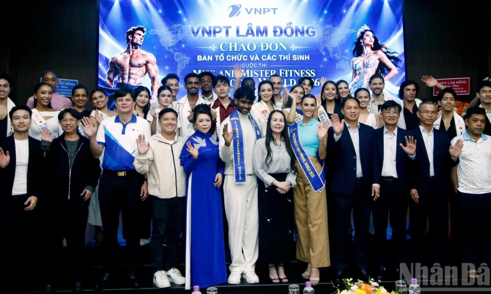 VNPT L&acirc;m Đồng giao lưu th&iacute; sinh Cuộc thi Hoa hậu v&agrave; Nam vương si&ecirc;u mẫu thể h&igrave;nh thế giới