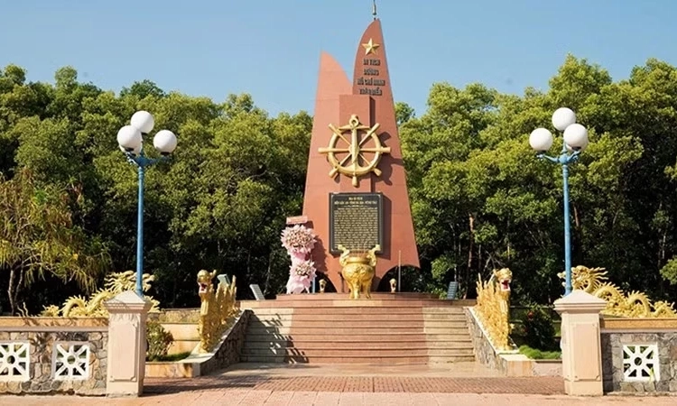 Gợi mở cho văn nghệ sĩ s&aacute;ng t&aacute;c những t&aacute;c phẩm c&oacute; gi&aacute; trị hướng tới kỷ niệm c&aacute;c sự kiện lớn của d&acirc;n tộc