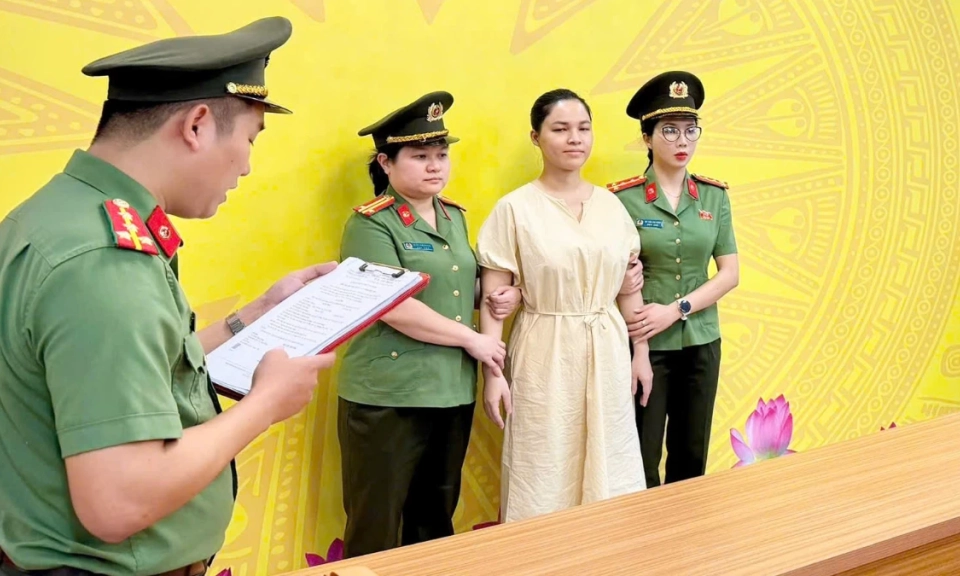 Khởi tố, bắt tạm giam Gi&aacute;m đốc C&ocirc;ng ty Tr&aacute;ch nhiệm hữu hạn Một th&agrave;nh vi&ecirc;n Explore Ha Giang về tội trốn thuế