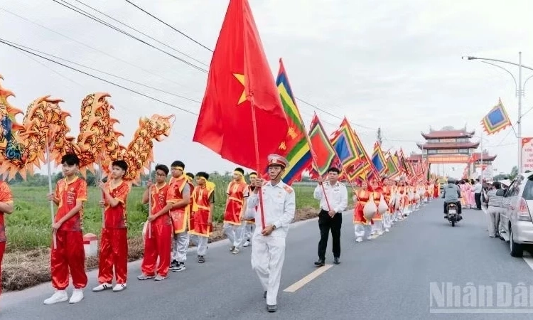 Rộn r&agrave;ng lễ hội truyền thống l&agrave;ng &Ocirc; Tr&igrave;nh