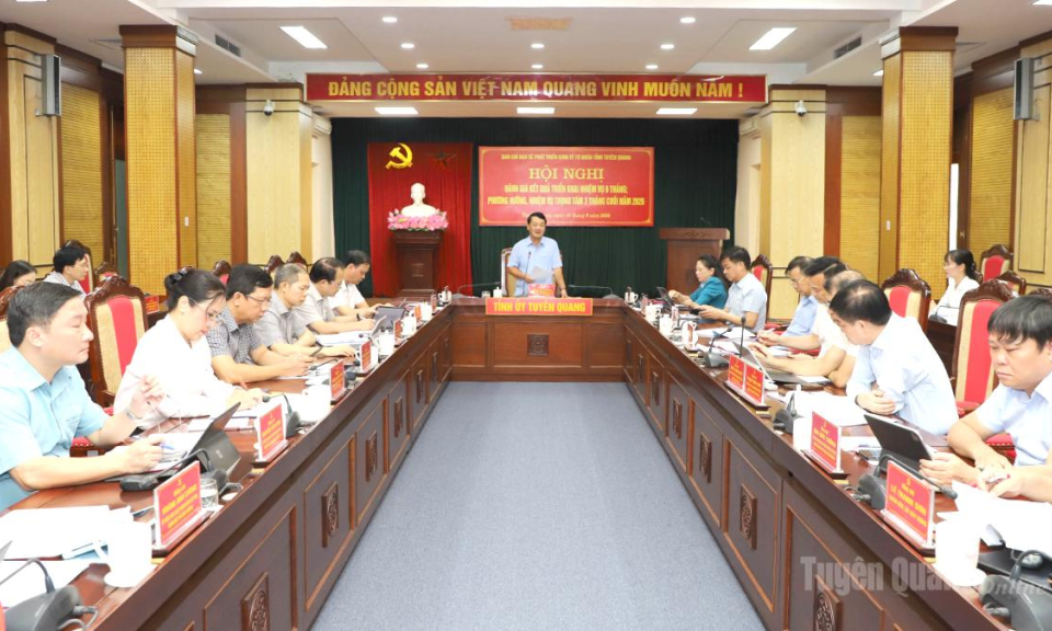 Tập trung th&aacute;o gỡ kh&oacute; khăn, vướng mắc về mặt cụ thể h&oacute;a, thể chế h&oacute;a nghị quyết 68