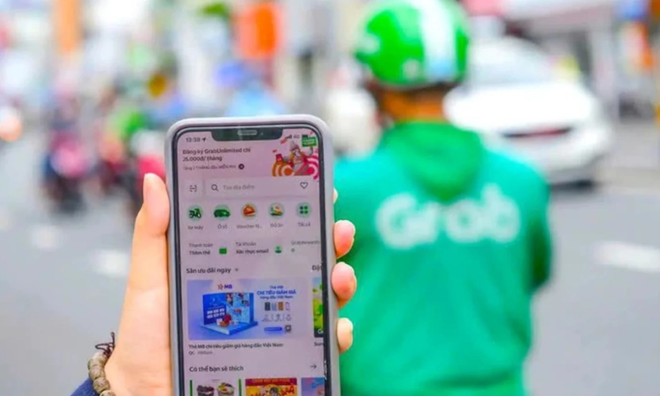 Thấy g&igrave; qua vụ việc t&agrave;i xế Grab k&ecirc;u gọi tắt ứng dụng để phản đối?