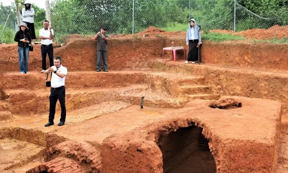Kết quả khai quật mộ gạch cổ ở Nghệ An
