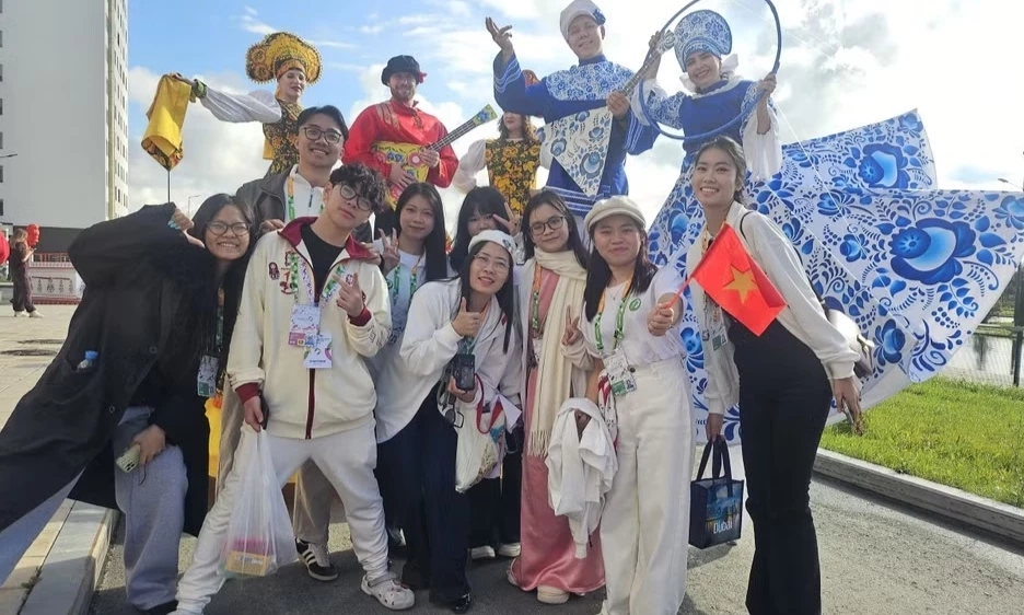 Những &ldquo;Đại sứ tuổi teen&rdquo; của Việt Nam tại Li&ecirc;n hoan thanh ni&ecirc;n thế giới 2026