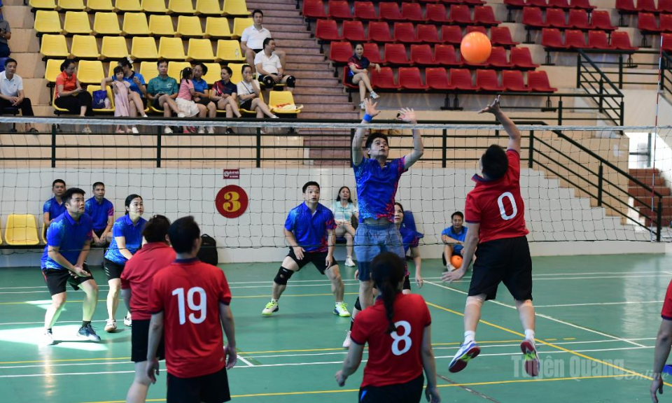 Hơn 200 vận động vi&ecirc;n tham gia giải thể thao Khối thi đua c&aacute;c cơ quan thuộc Tỉnh ủy v&agrave; cơ quan Ủy ban Mặt trận Tổ quốc Việt Nam tỉnh