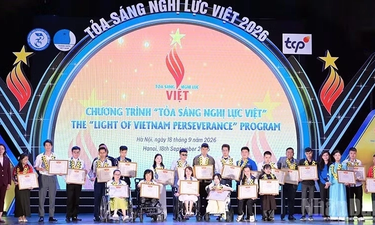 Vinh danh 26 tấm gương thanh ni&ecirc;n "Tỏa s&aacute;ng nghị lực Việt"