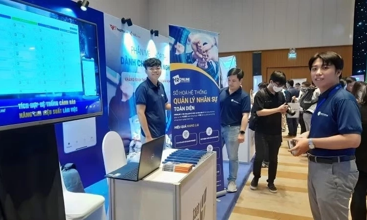 Chuyển đổi số thực chất, n&acirc;ng sức cạnh tranh cho doanh nghiệp